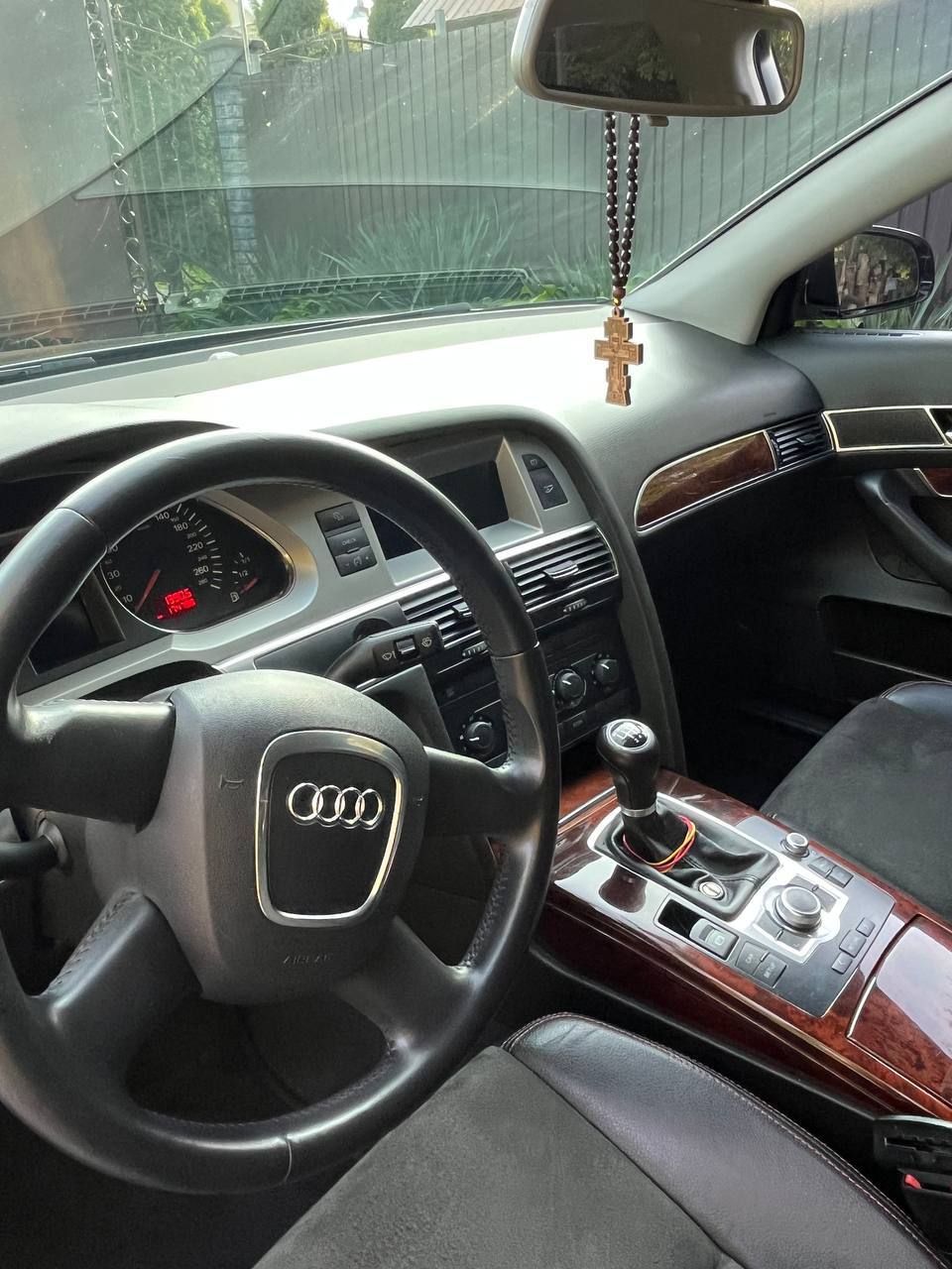 Audi A6 - фото 12