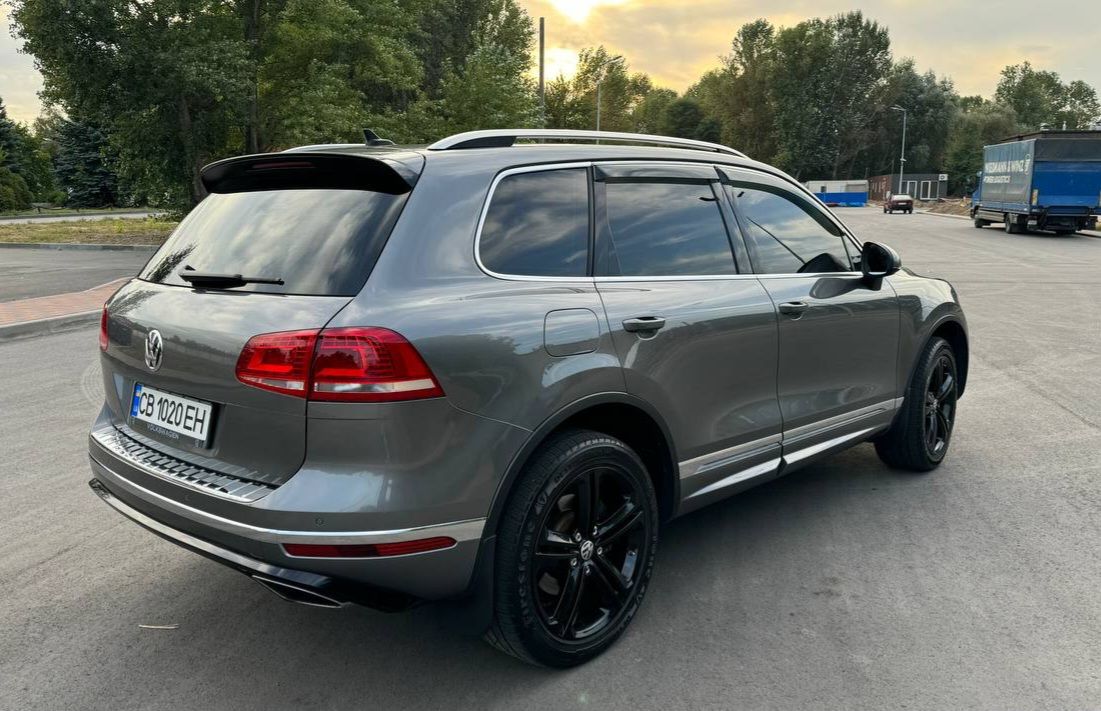 Volkswagen Touareg - фото 6