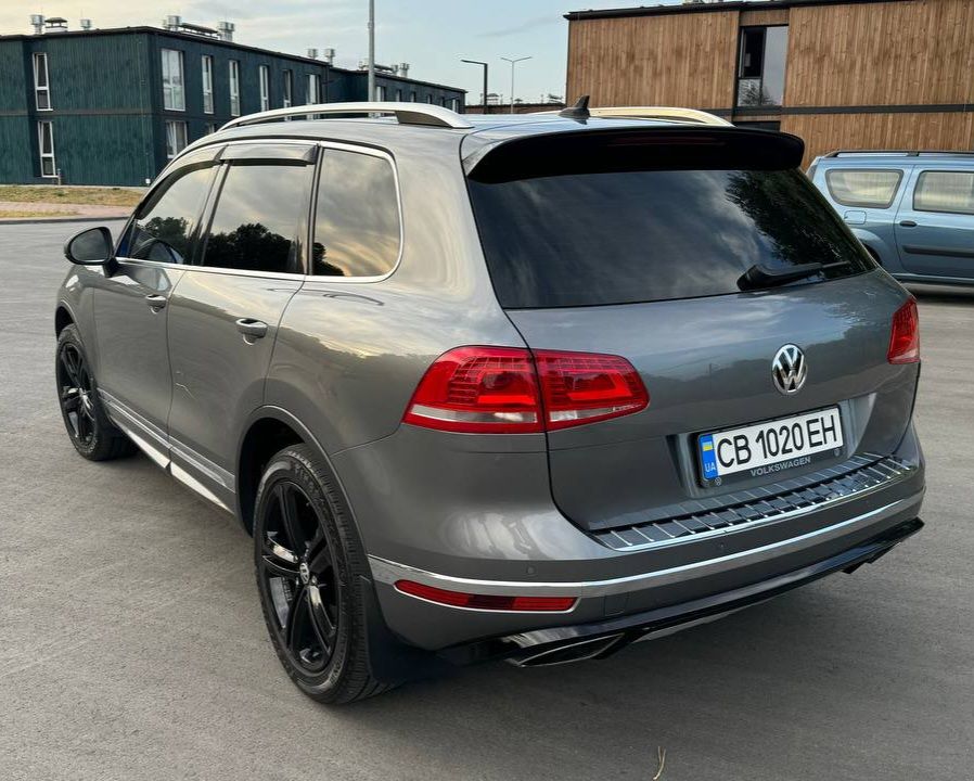 Volkswagen Touareg - фото 5