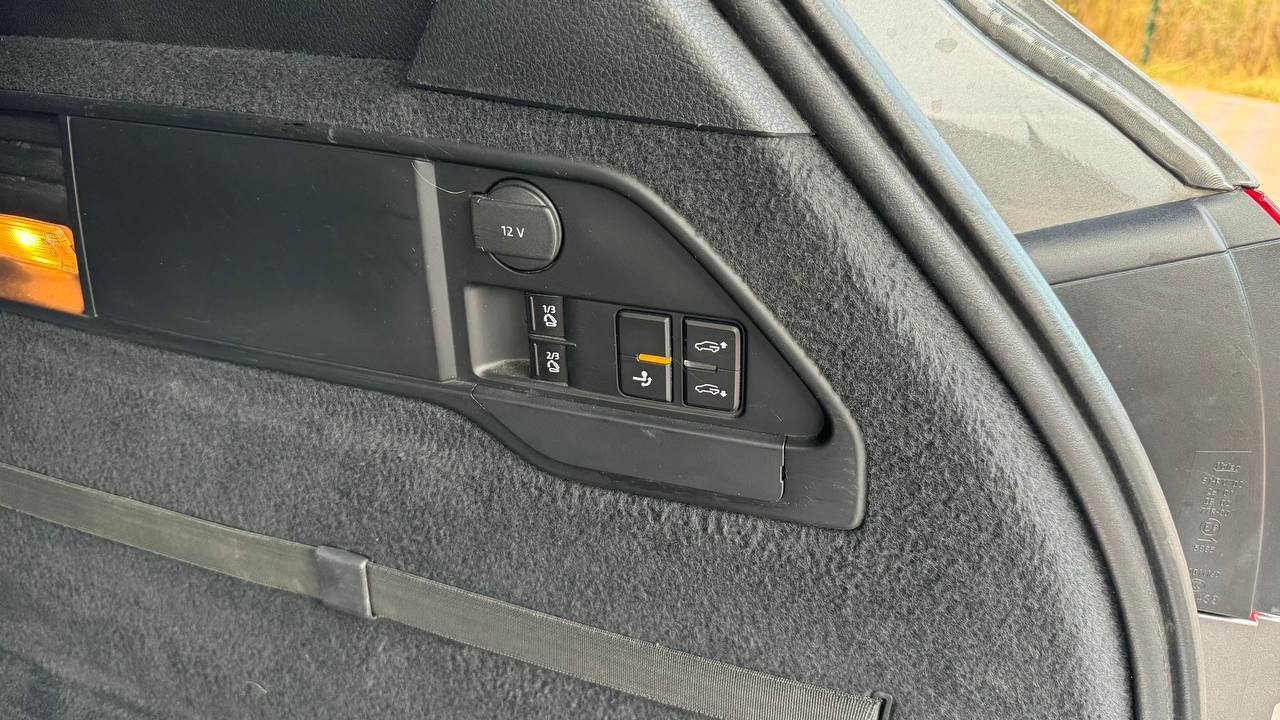 Volkswagen Touareg - фото 10