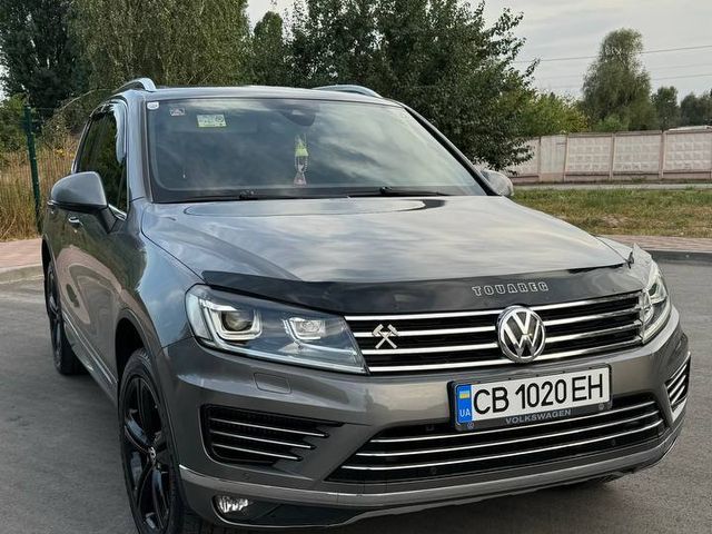 Volkswagen Touareg - фото 2