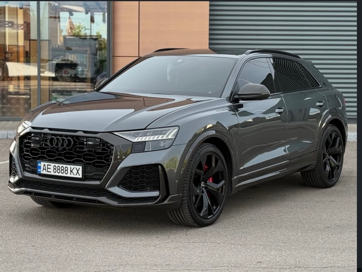 Audi RS Q8 - фото 5