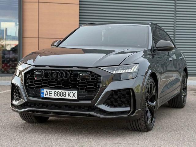 Audi RS Q8 - фото 3