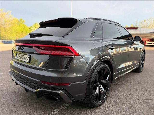 Audi RS Q8 - фото 1