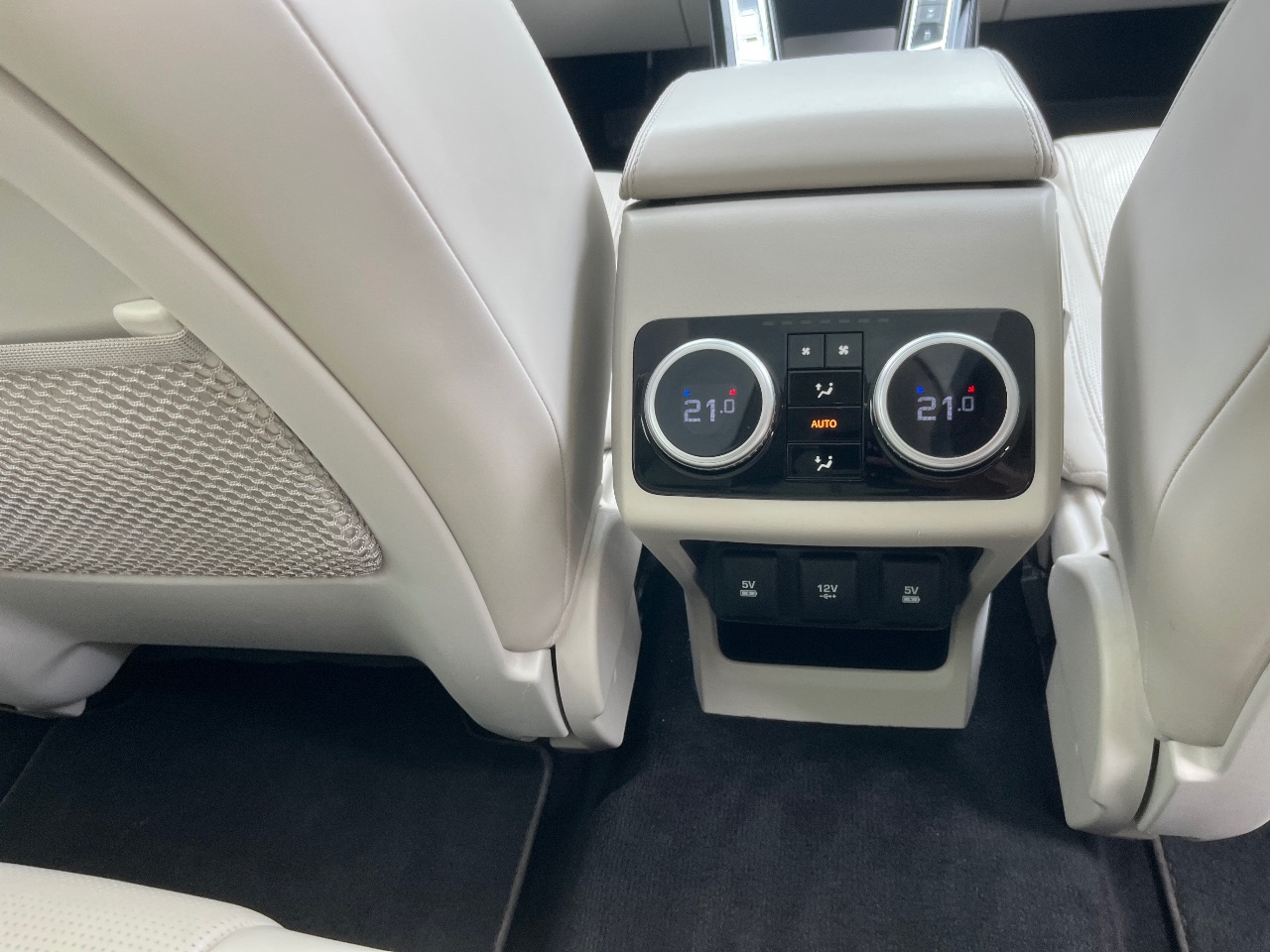 Jaguar I-Pace - фото 19