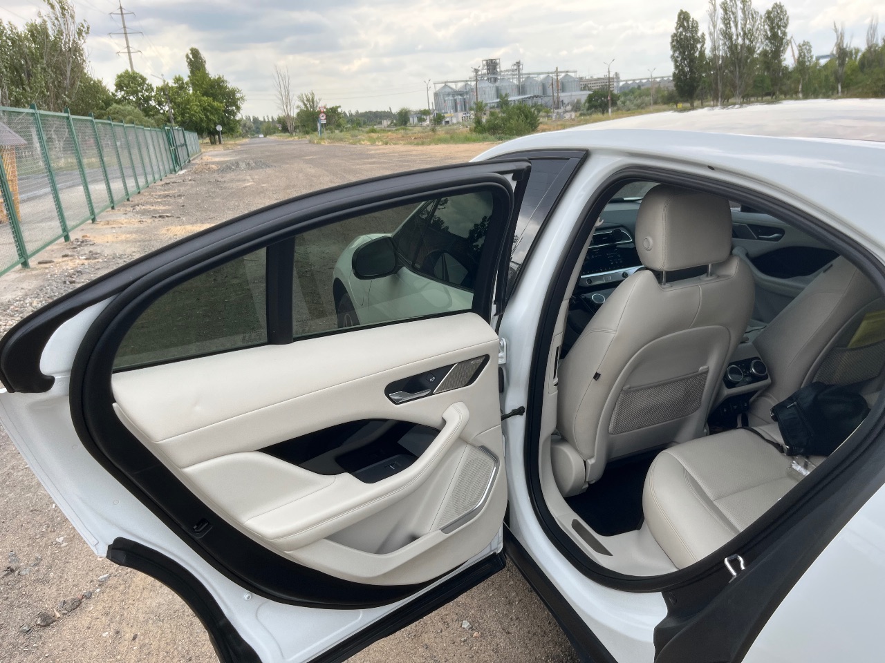 Jaguar I-Pace - фото 20