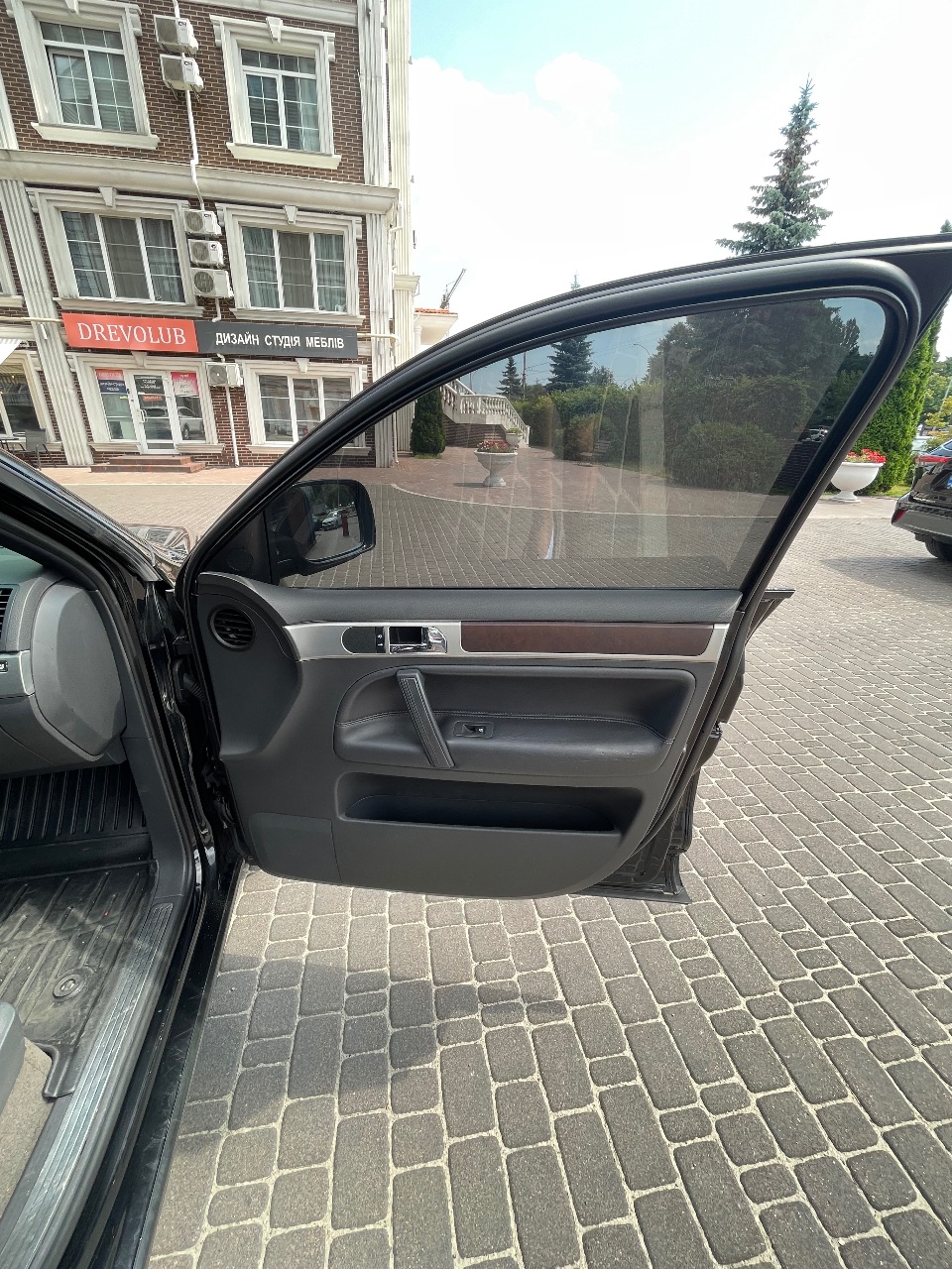 Volkswagen Touareg - фото 11