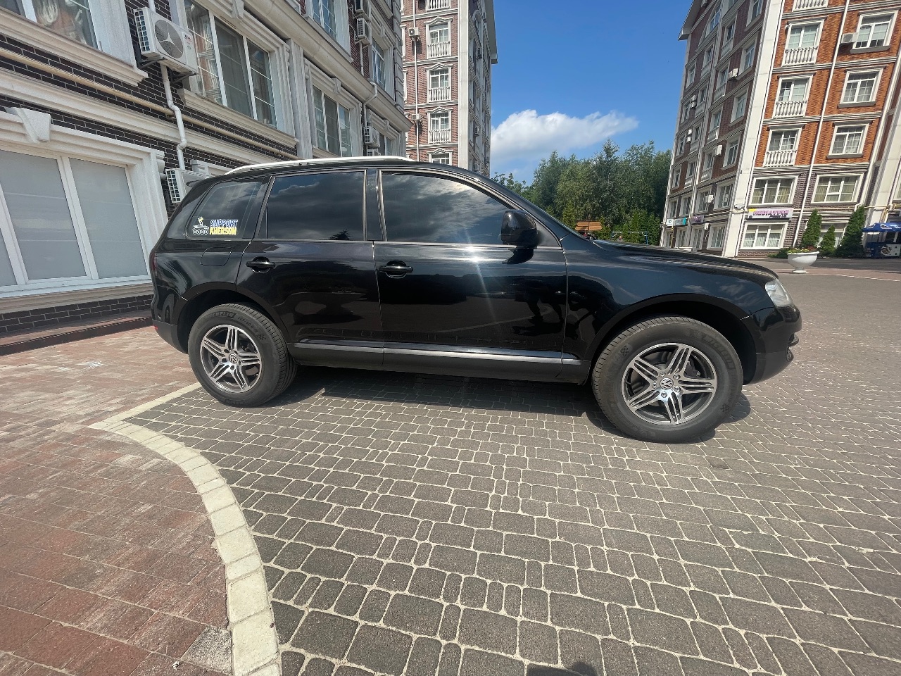 Volkswagen Touareg - фото 2