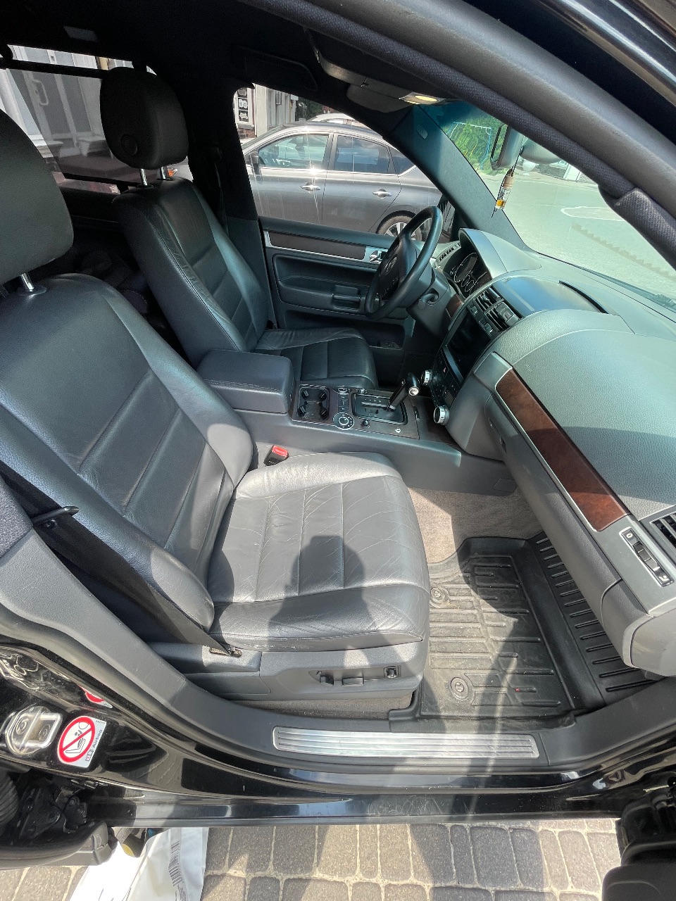 Volkswagen Touareg - фото 16