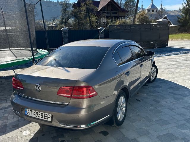 Volkswagen Passat 2011, Івано-Франківськ, $10 900 - зображення 2