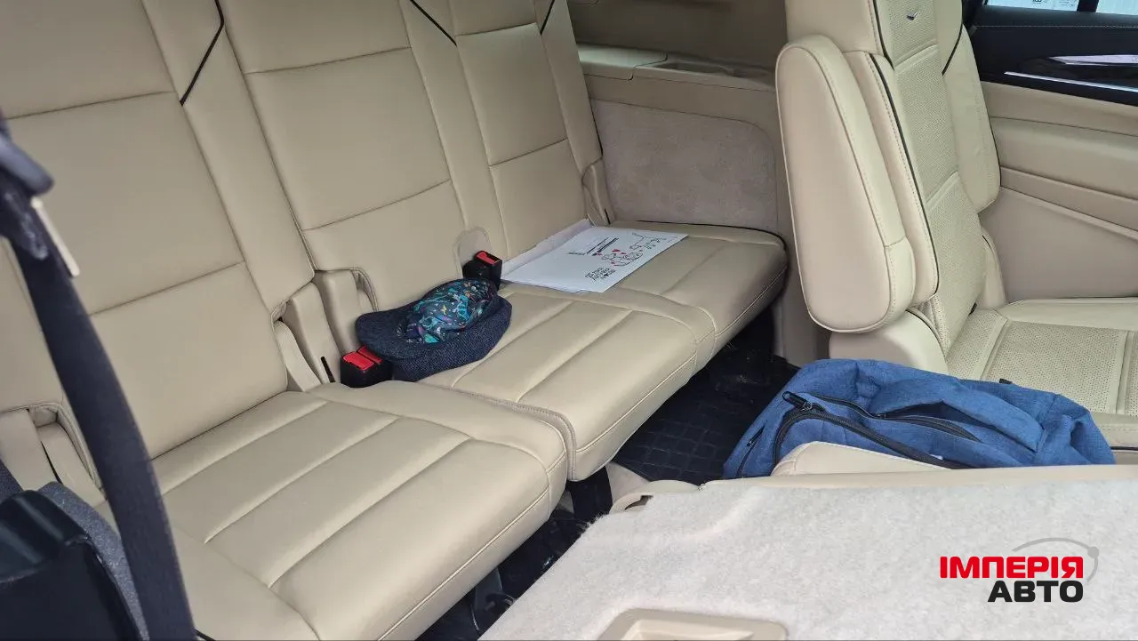 Cadillac Escalade - фото 17