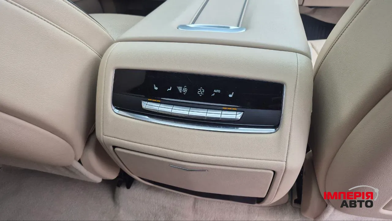 Cadillac Escalade - фото 18