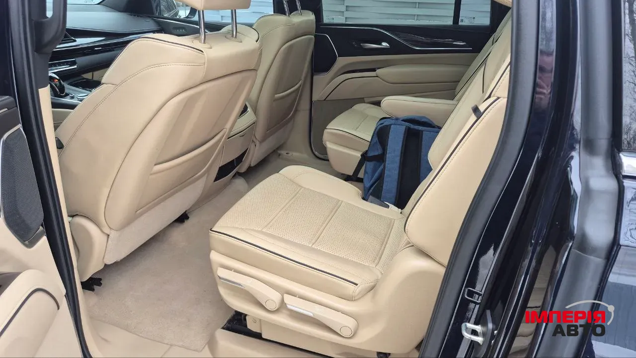 Cadillac Escalade - фото 22
