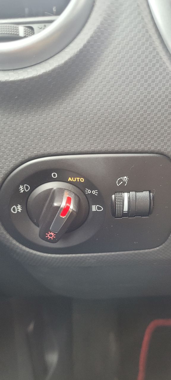 SEAT Leon - фото 8