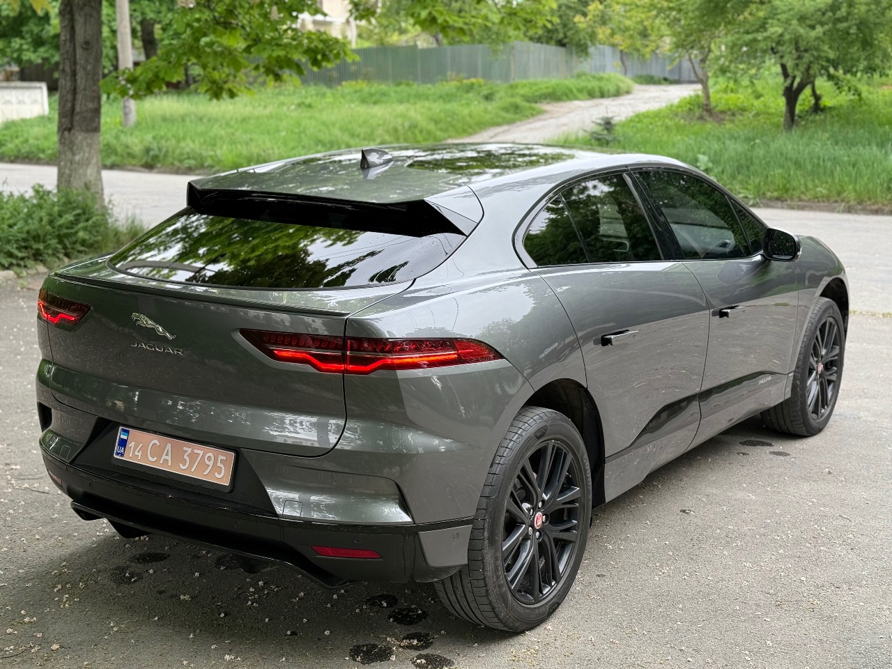 Jaguar I-Pace - фото 7