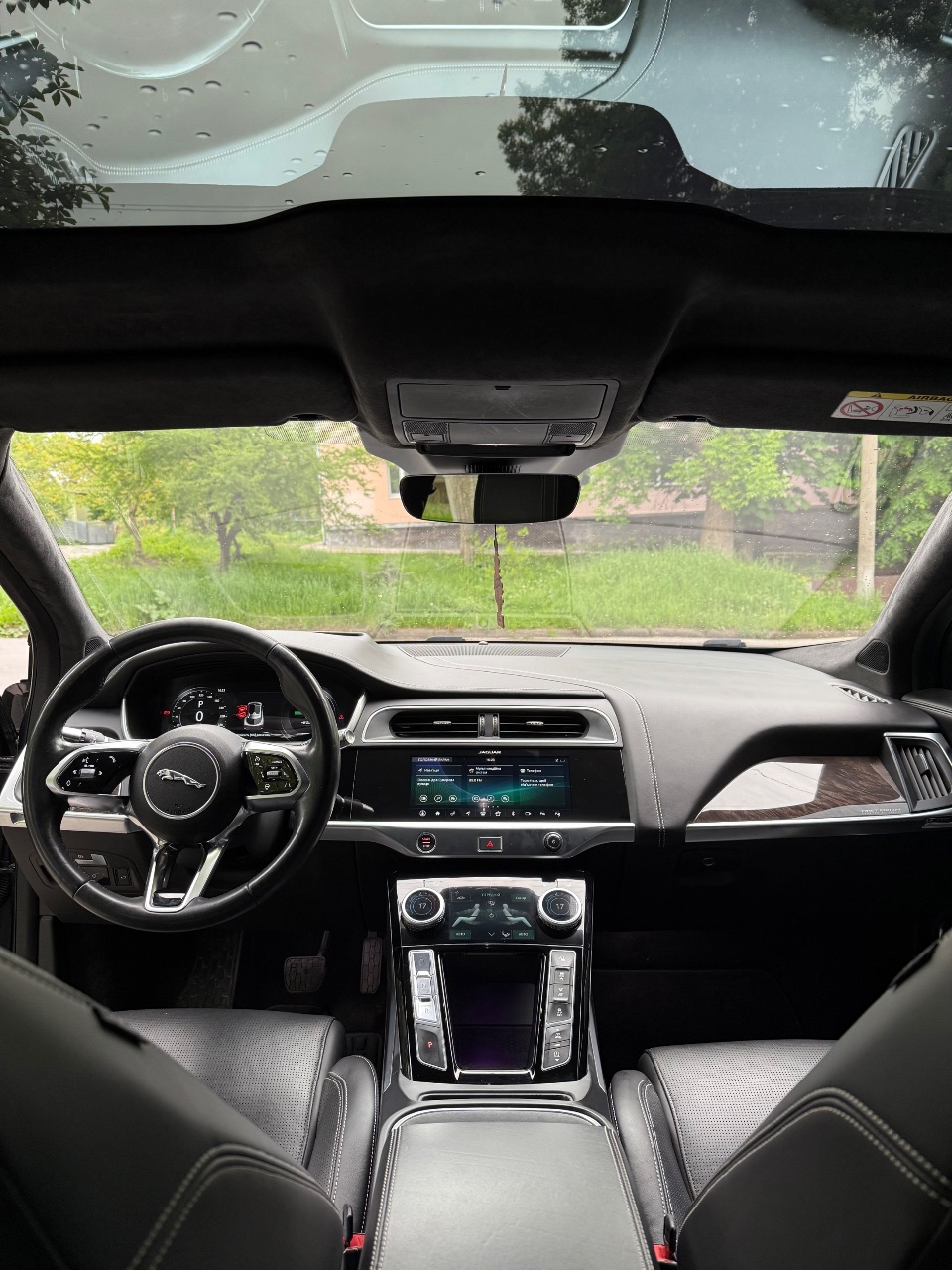 Jaguar I-Pace - фото 8