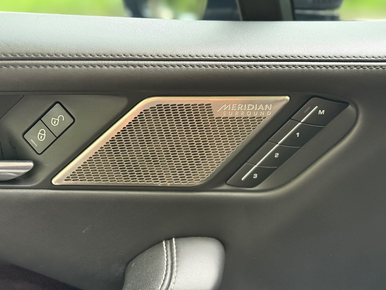 Jaguar I-Pace - фото 14