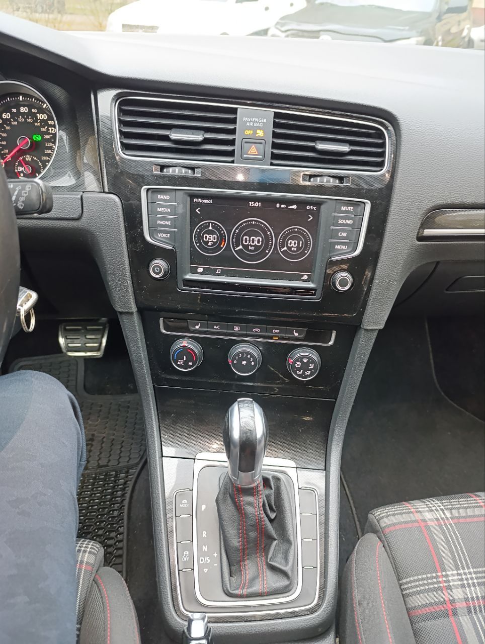 Volkswagen Golf GTI - фото 9