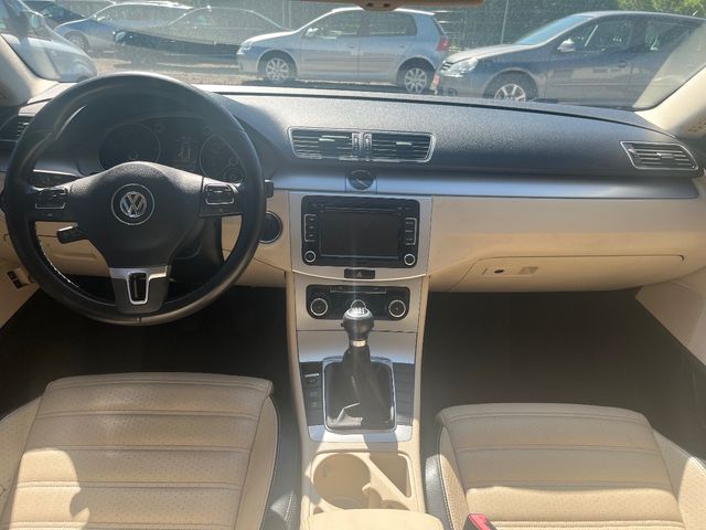 Volkswagen Passat CC - фото 3