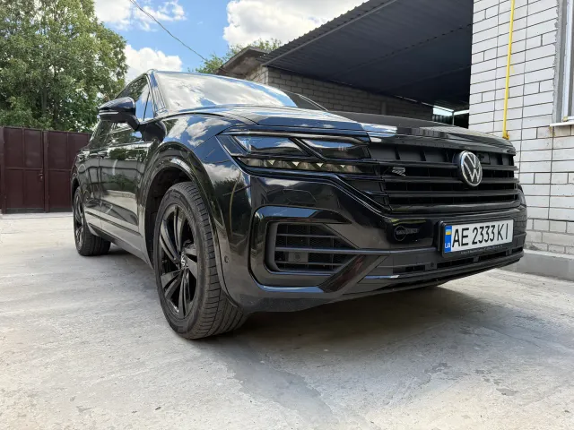 Volkswagen Touareg - фото 2