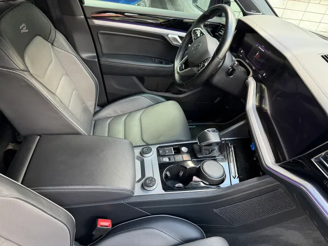 Volkswagen Touareg - фото 5