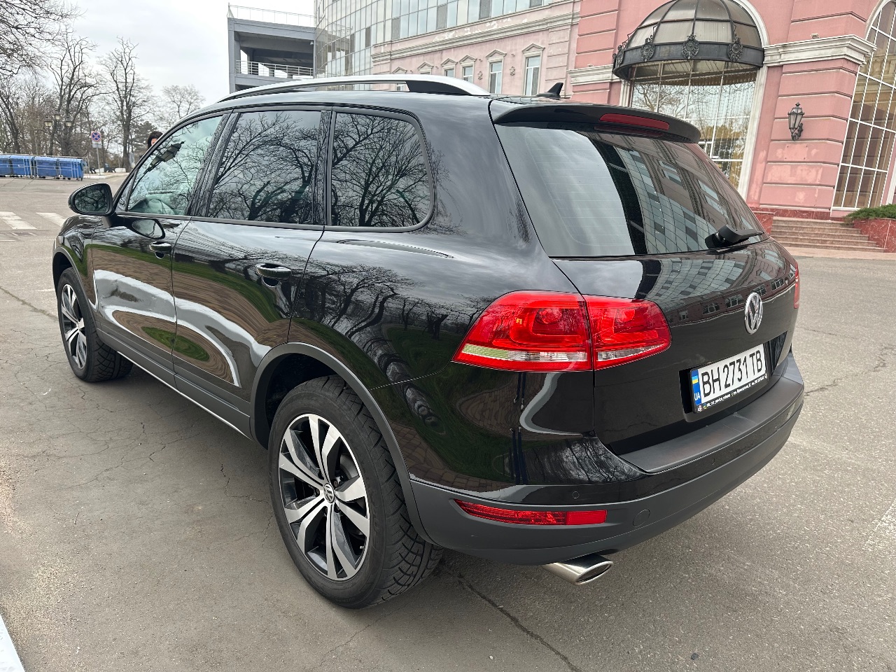 Volkswagen Touareg - фото 9