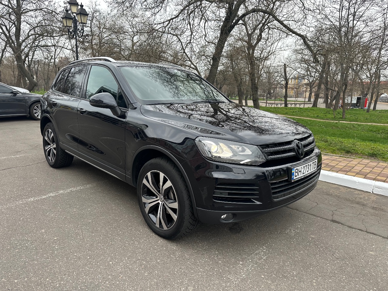 Volkswagen Touareg - фото 1