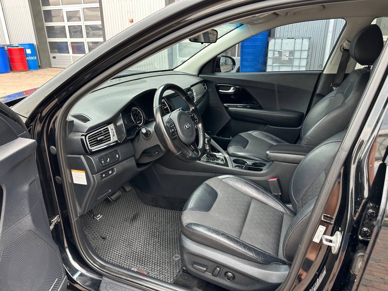 Kia Niro - фото 12