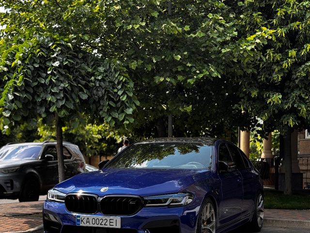 BMW M5 - фото 1
