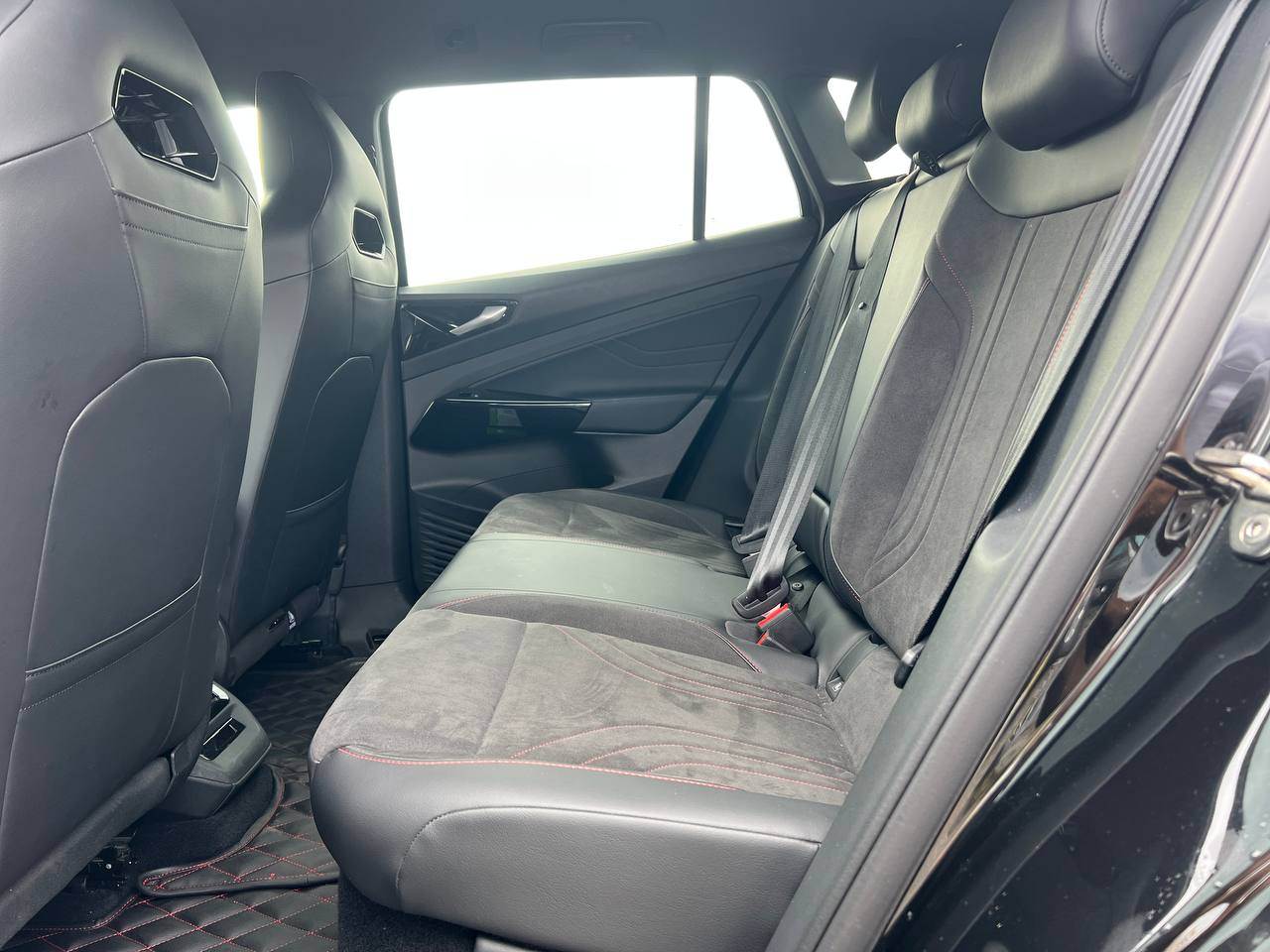 Volkswagen ID.4 - фото 16