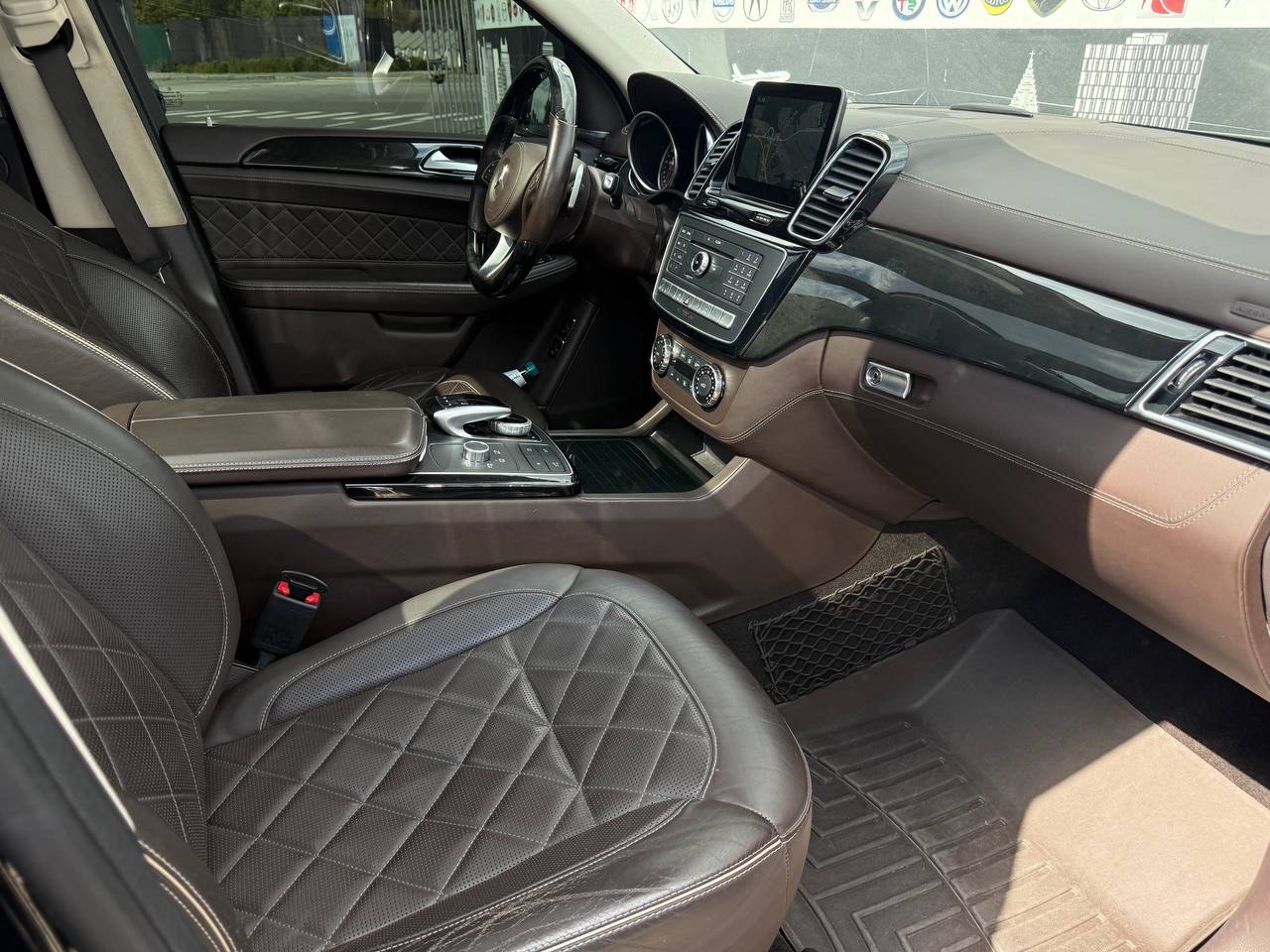 Mercedes-Benz GLS - фото 4