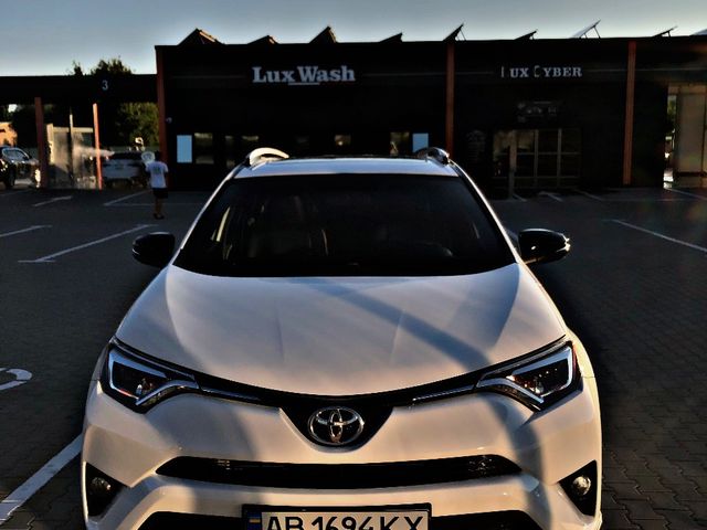 Toyota RAV4 - зображення 1