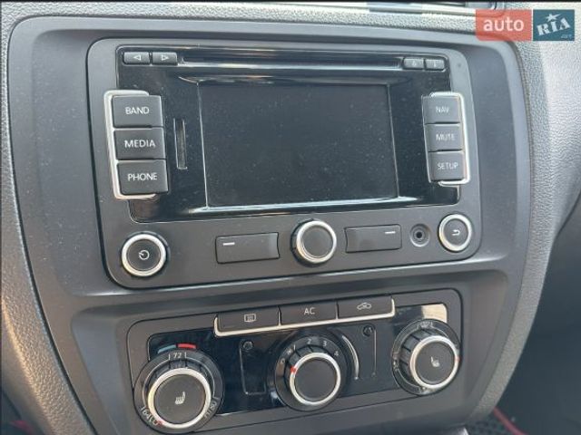 Volkswagen Jetta - фото 5