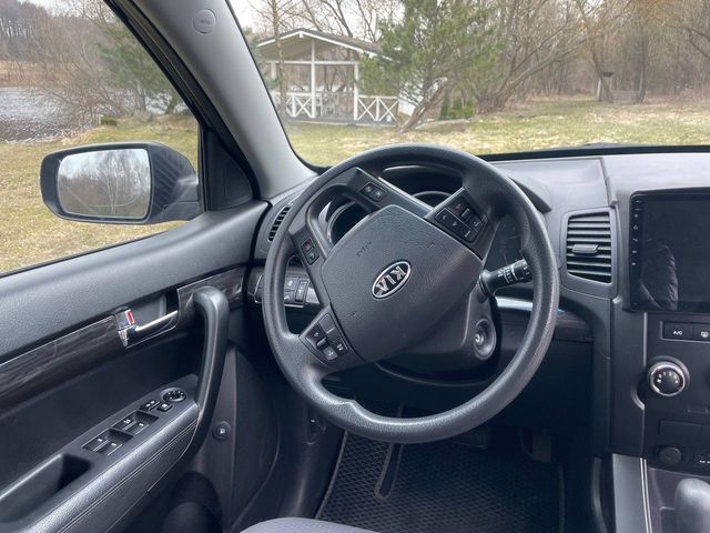 Kia Sorento - фото 4