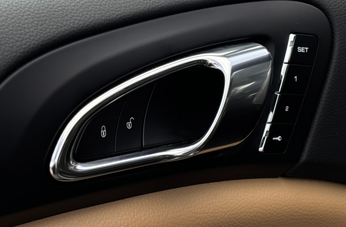 Porsche Cayenne - фото 20