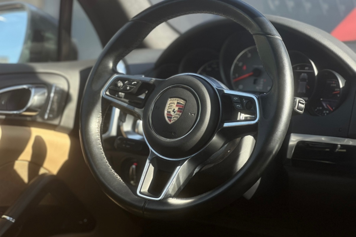 Porsche Cayenne - фото 11