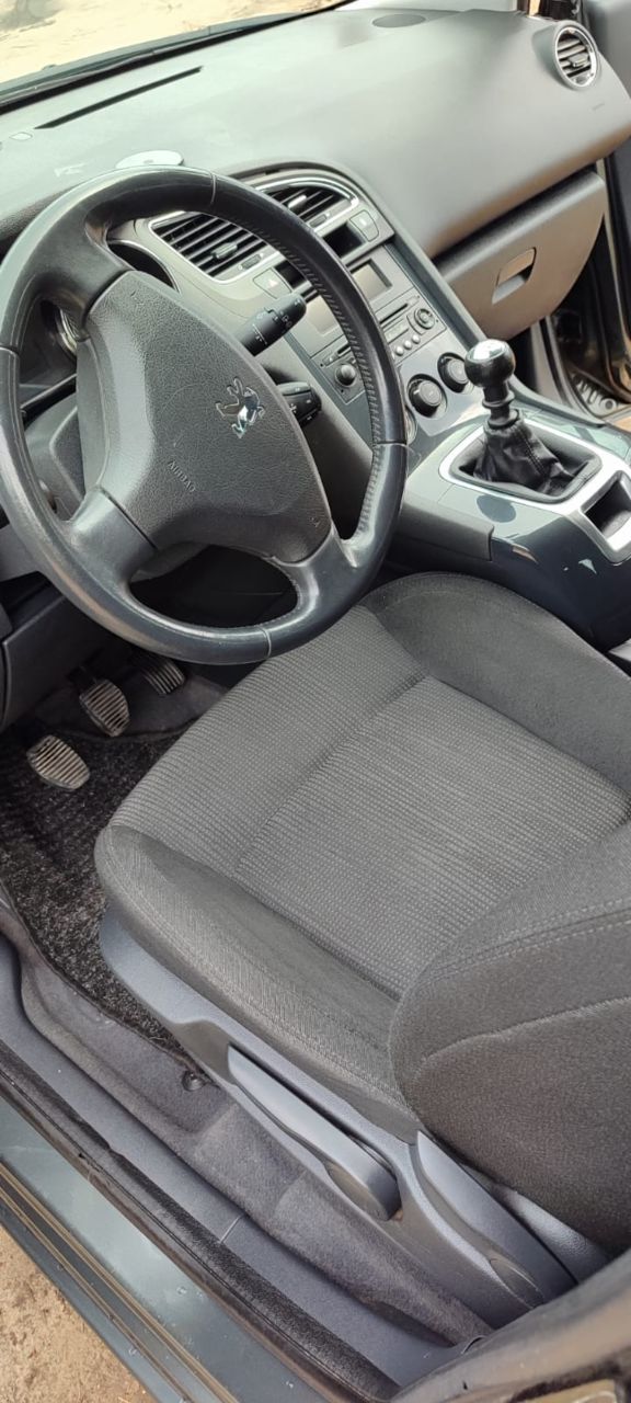 Peugeot 5008 - фото 8