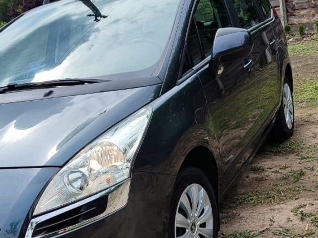 Peugeot 5008 - фото 1
