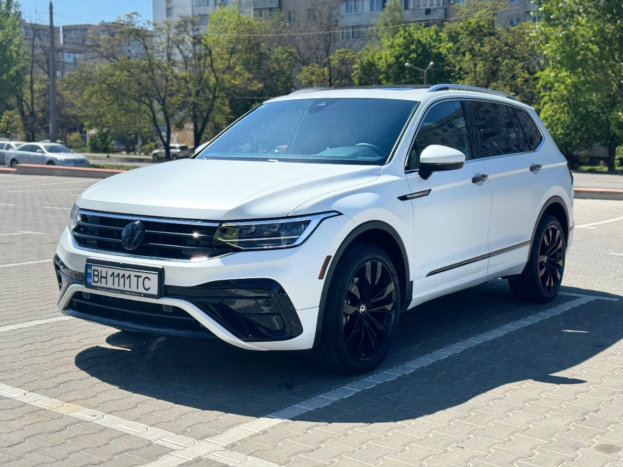 Volkswagen Tiguan - фото 1