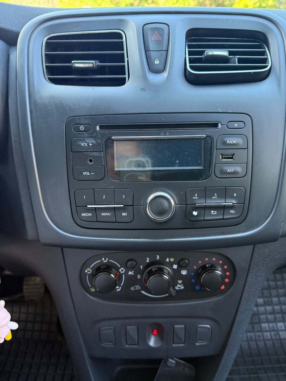 Renault Sandero - фото 3