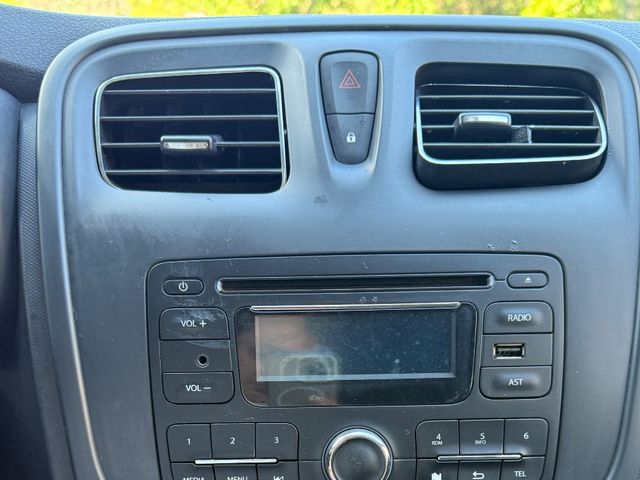 Renault Sandero - фото 3
