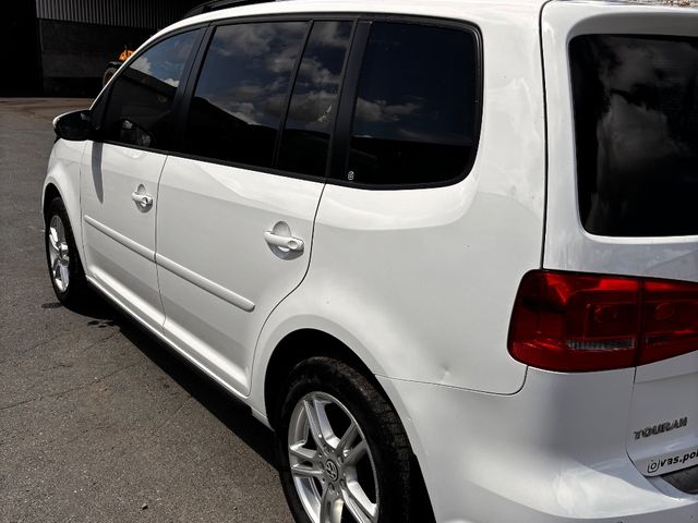 Volkswagen Touran - фото 2