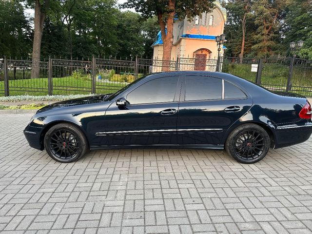 Mercedes-Benz E-Класс - зображення 3