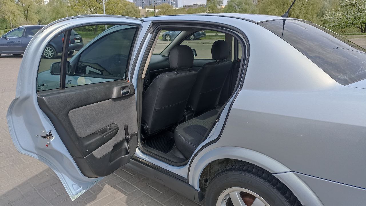 Opel Astra - фото 10