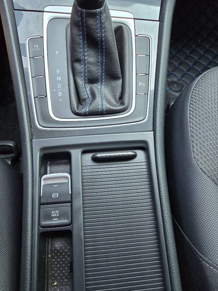 Volkswagen Golf - фото 22