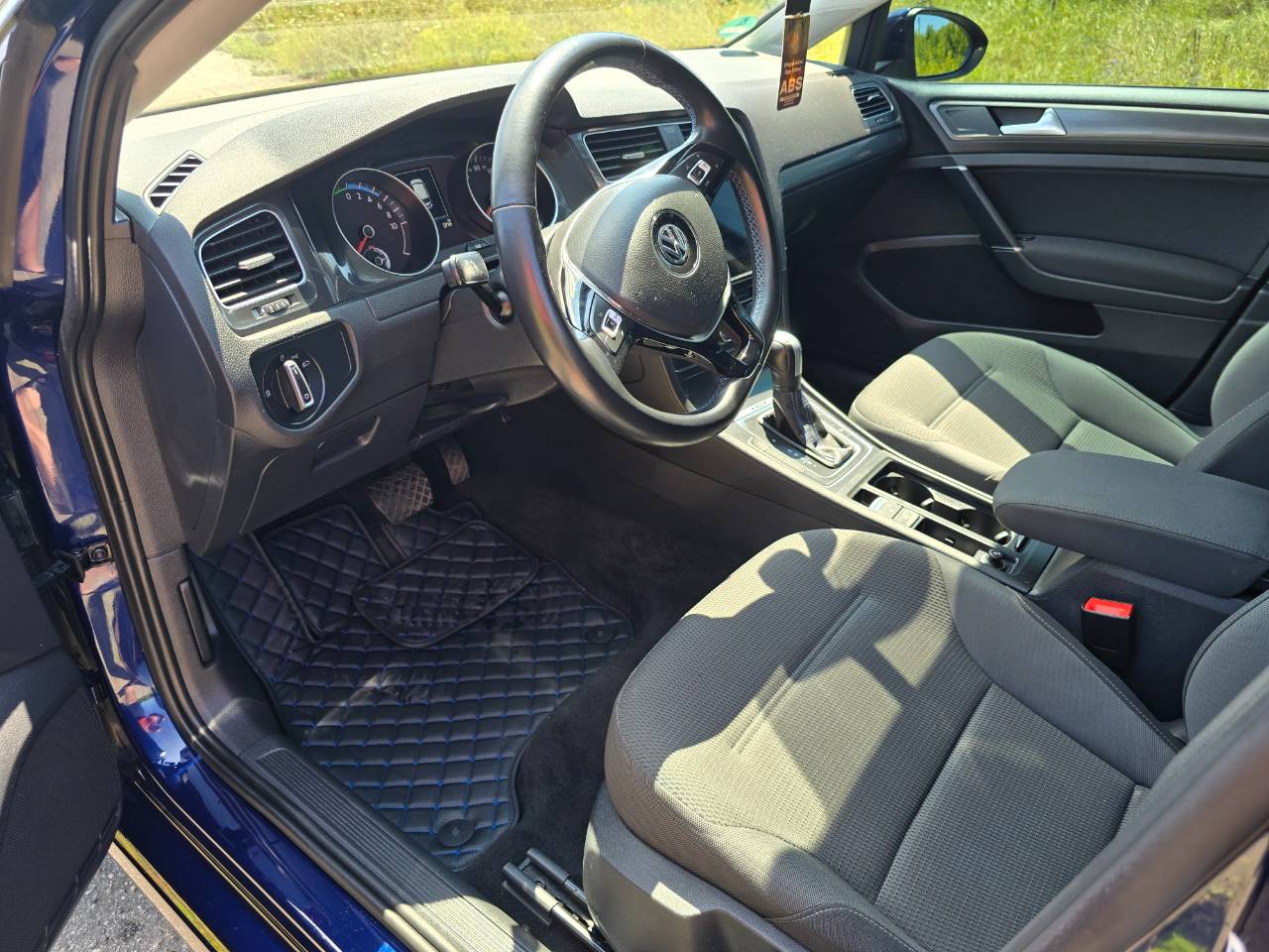 Volkswagen Golf - фото 21