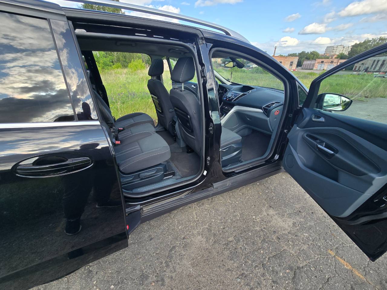 Ford C-MAX - фото 12