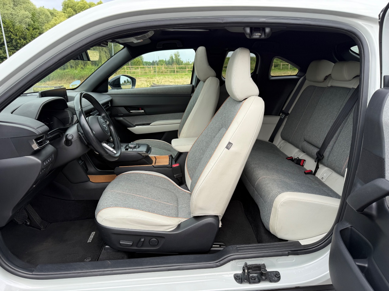 Mazda MX-30 - фото 15