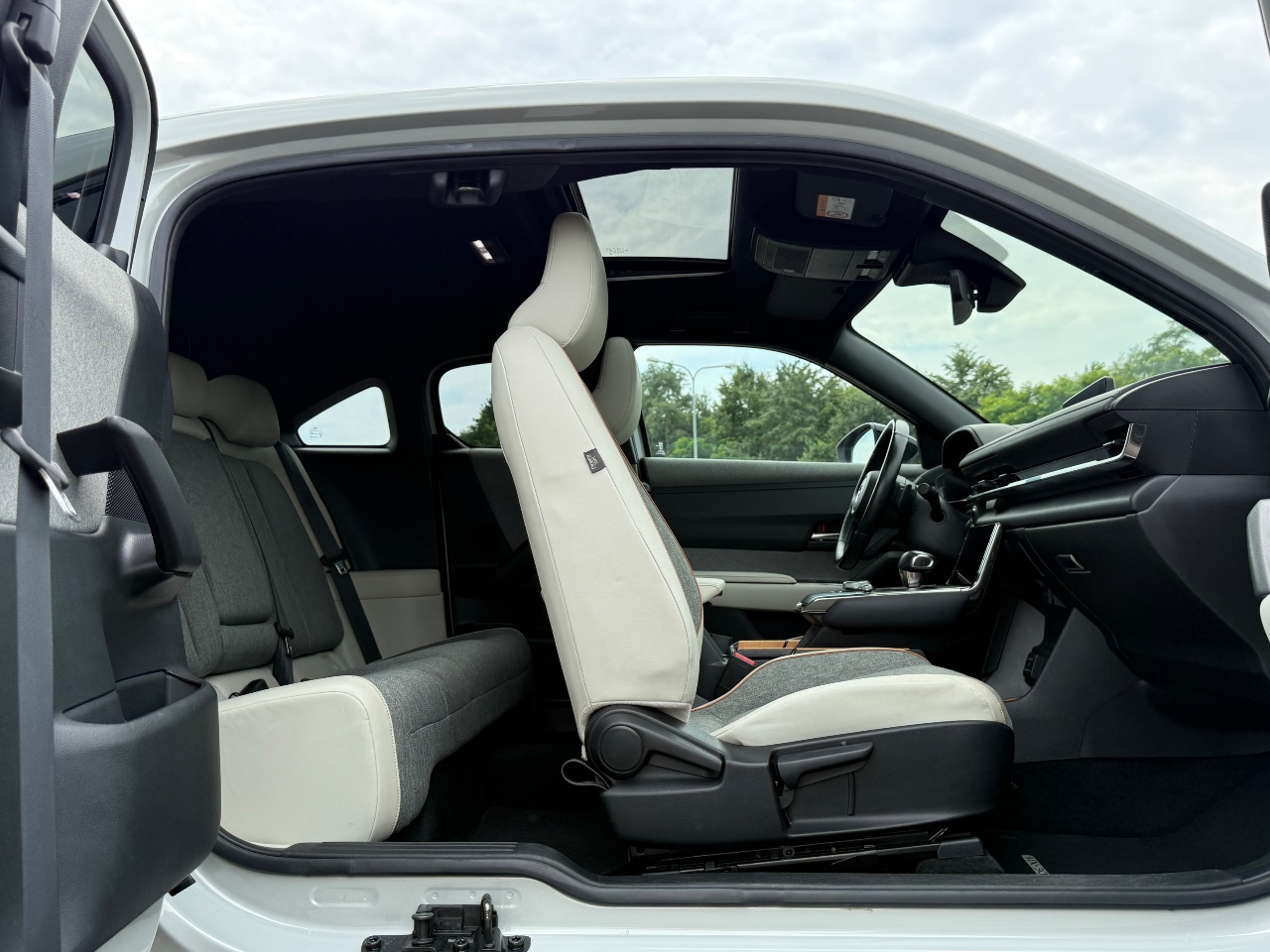 Mazda MX-30 - фото 22