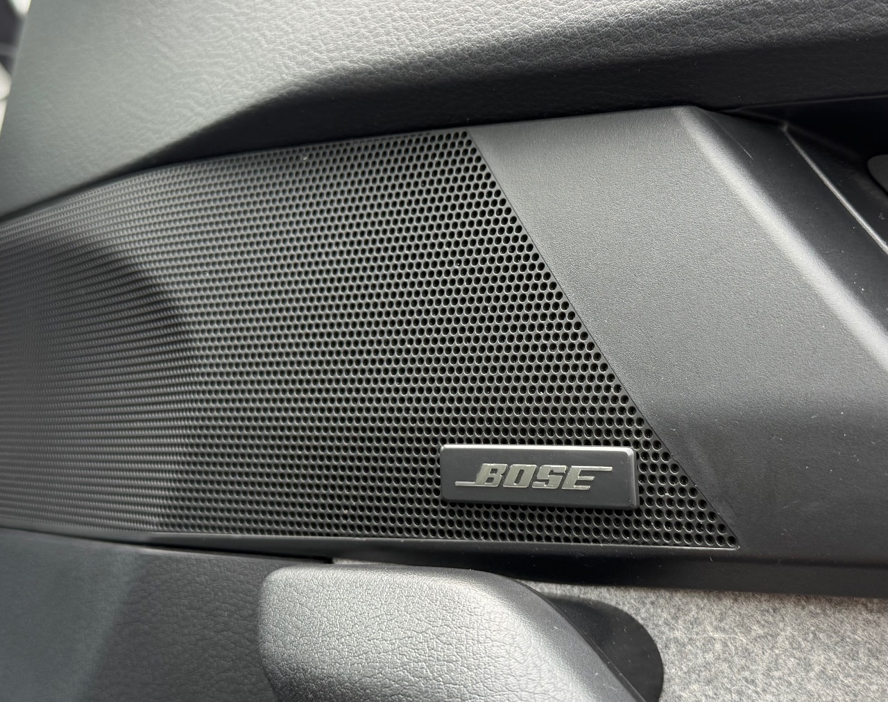 Mazda MX-30 - фото 26